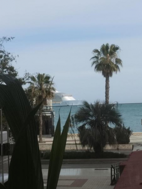 Terraza frente al mar